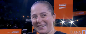 Ostapenko, 6e victoire en 6 matchs contre Swiatek : « C’est une grande joueuse de terre battue mais vous savez, j’ai remporté Roland-Garros. Je peux donc en dire autant pour moi »